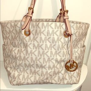 Micheal Kors Jet Set Logo Tote